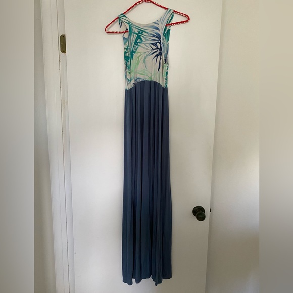 Florencia Arias Maxi Dress with Slit - Picture 2 of 2